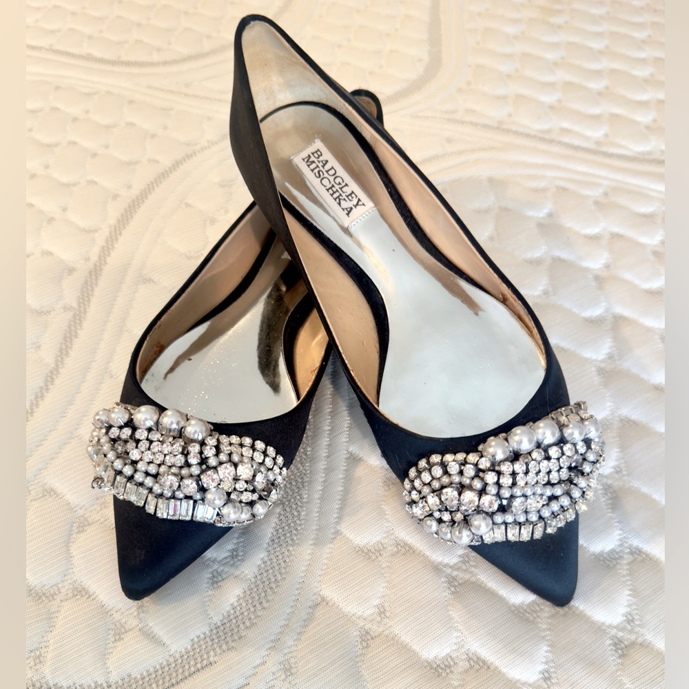 Badgley Mischka Octavia Evening Flat. Embellished with jeweled adornments. 7 1/2